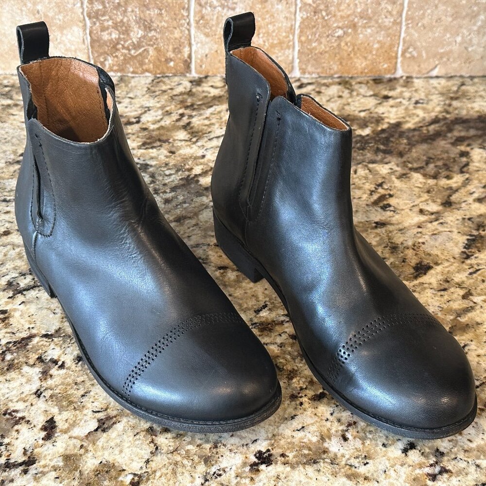 Olukai Malie W 20265-4040 Black Leather Women's Boots Size 8  (E/P)